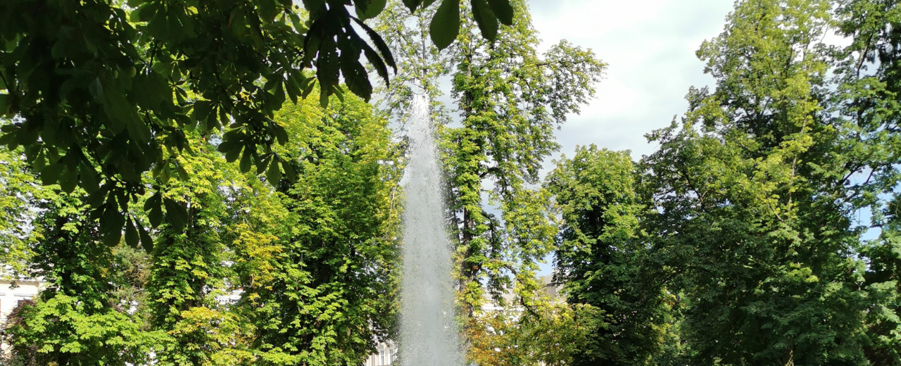 Springbrunnen im Sommer